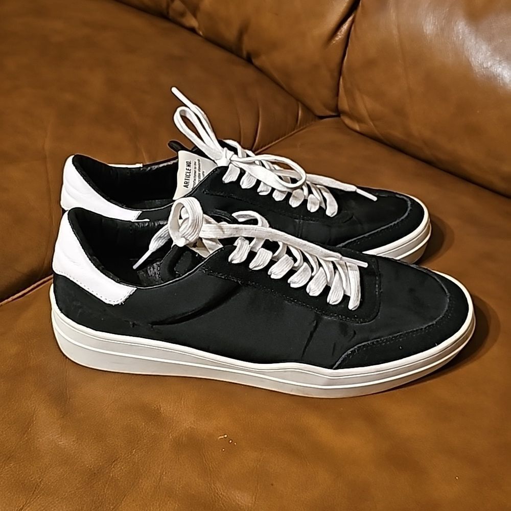 ‎ARTICLE NO. Sneakers - Size 10